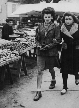 henriette et lucette  marche puylaurens novembre 1943.jpg